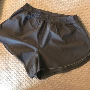 NWOT lululemon surefire 3” short